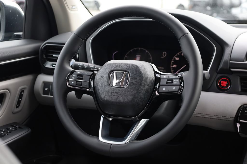 New 2025 Honda Pilot Touring image 30