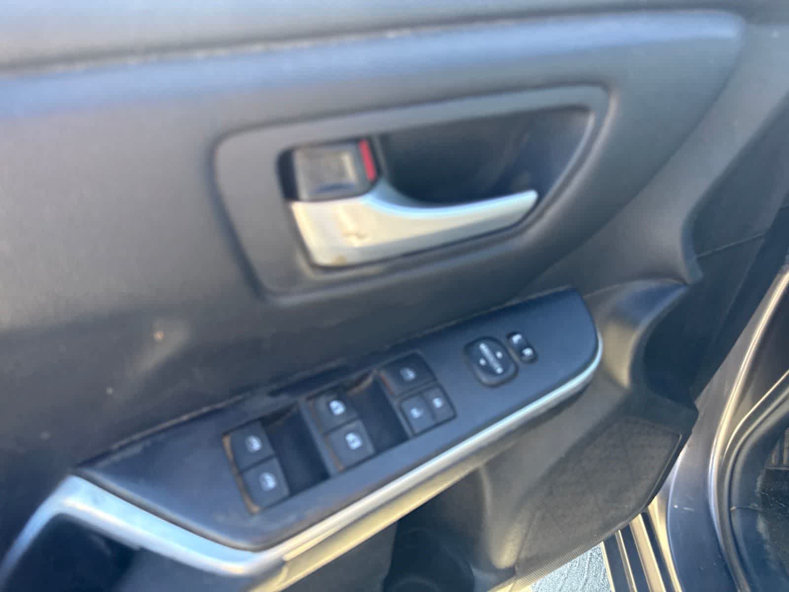 Used 2015 Toyota Camry LE FWD image 16