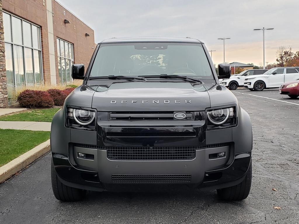 New 2026 Land Rover Defender 130 V8 image 2