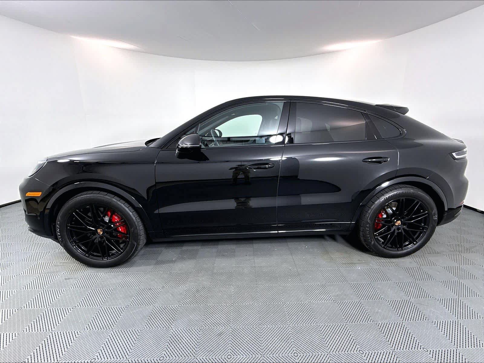 Certified 2026 Porsche Cayenne S AWD/4WD image 2