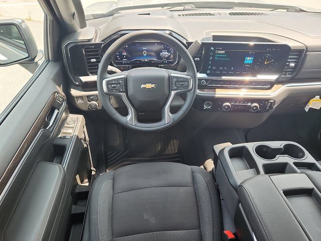 Used 2024 Chevrolet Silverado 1500 LT AWD/4WD image 11