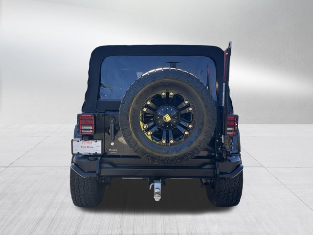 Used 2015 Jeep Wrangler Unlimited Sahara w/ Connectivity Group AWD/4WD image 7