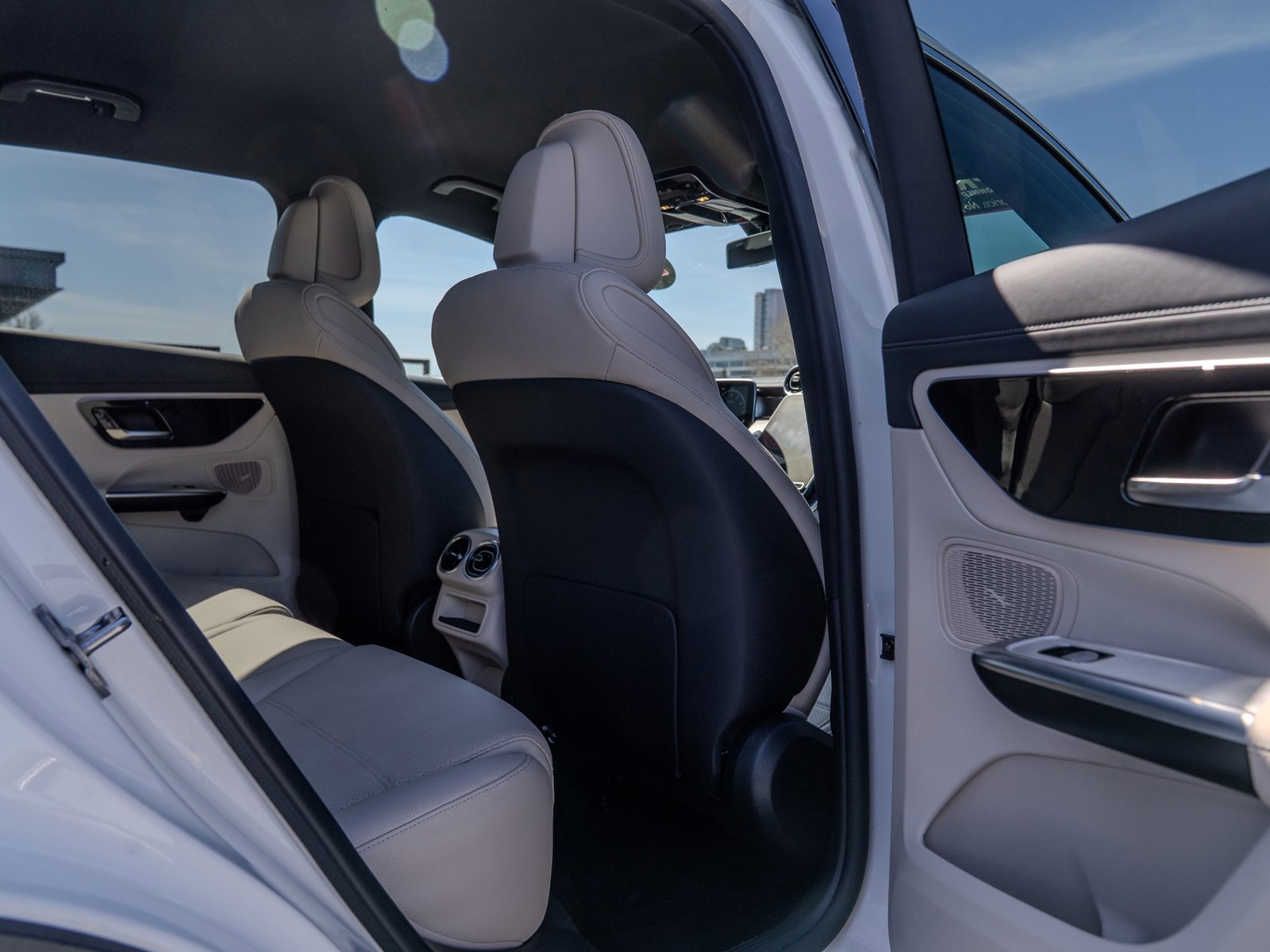 Used 2023 Mercedes-Benz GLC 300 4MATIC image 26