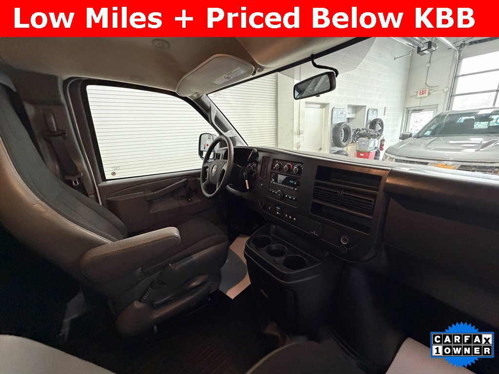 Used 2024 GMC Savana 2500 Work Van 3D Cargo Van w/ Driver Convenience Package image 21