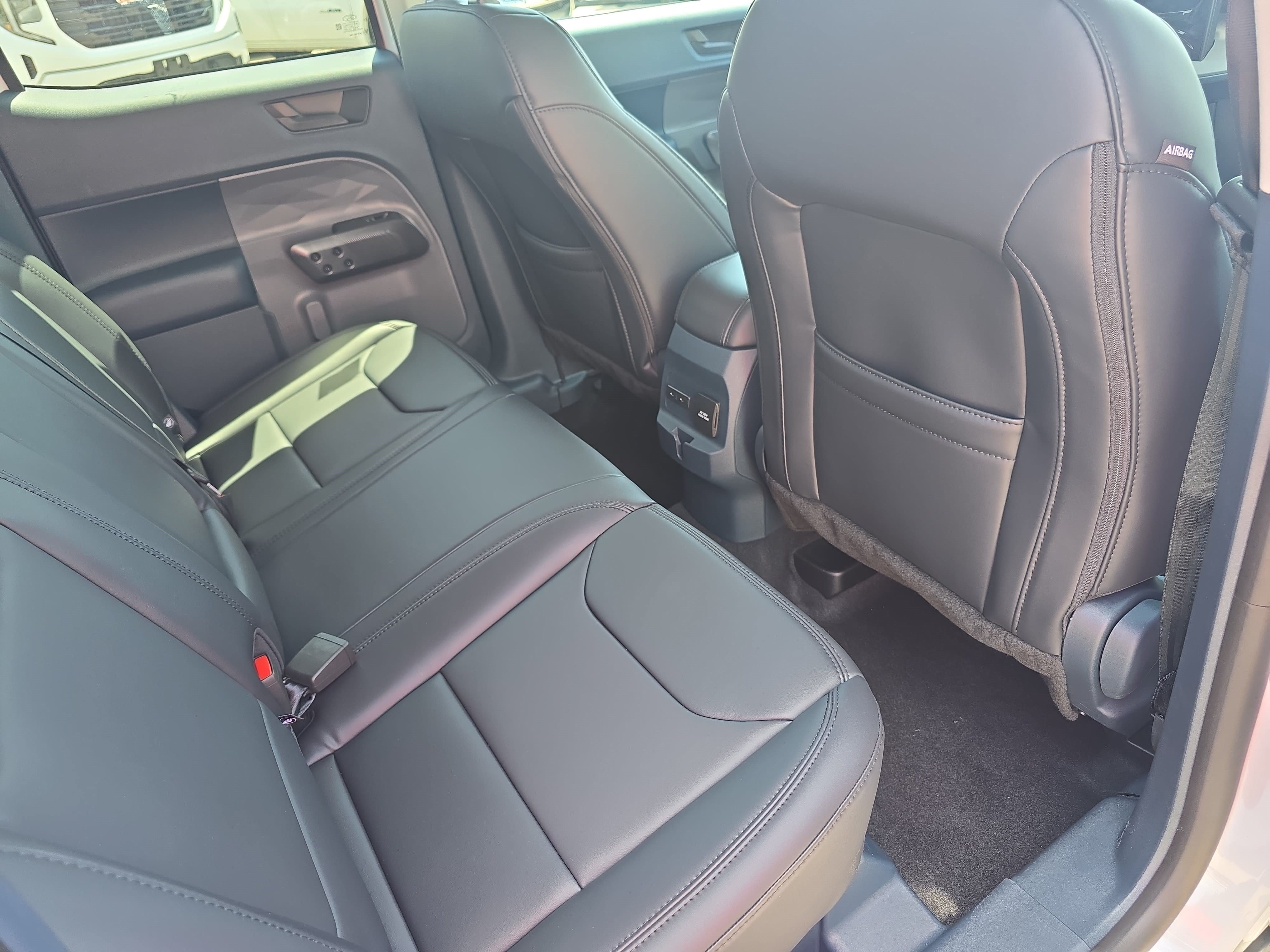 New 2026 Ford Maverick Lariat w/ Black Appearance Package AWD/4WD image 12
