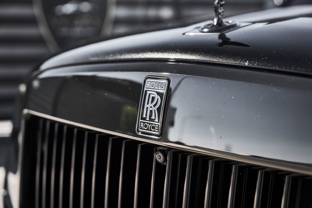 Used 2022 Rolls-Royce Cullinan Black Badge w/ Dark Exterior Package AWD/4WD image 9
