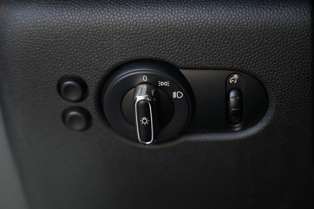 Used 2014 MINI Cooper 2-Door Hardtop image 41