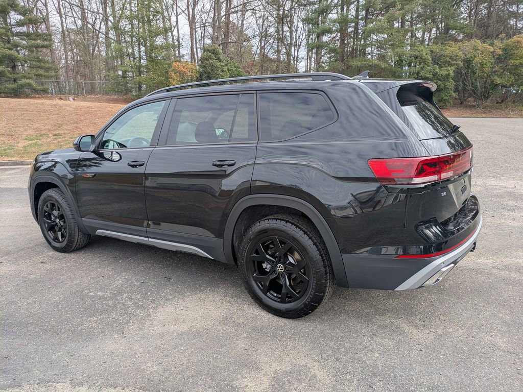 New 2026 Volkswagen Atlas Peak Edition image 6
