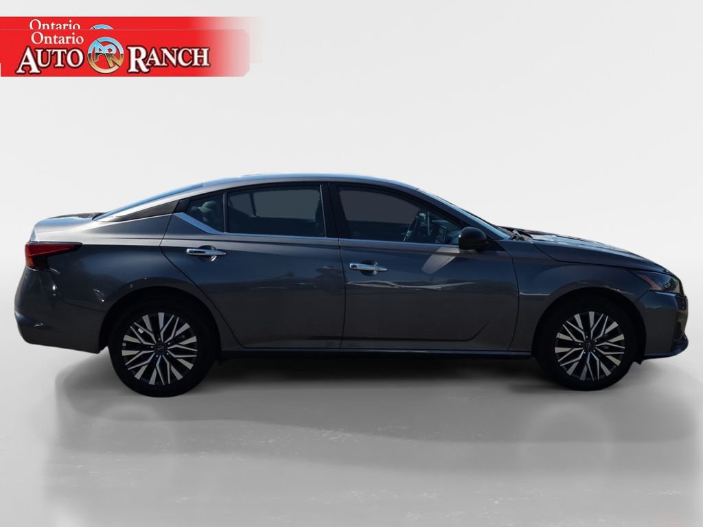 Used 2025 Nissan Altima 2.5 SV AWD/4WD image 6
