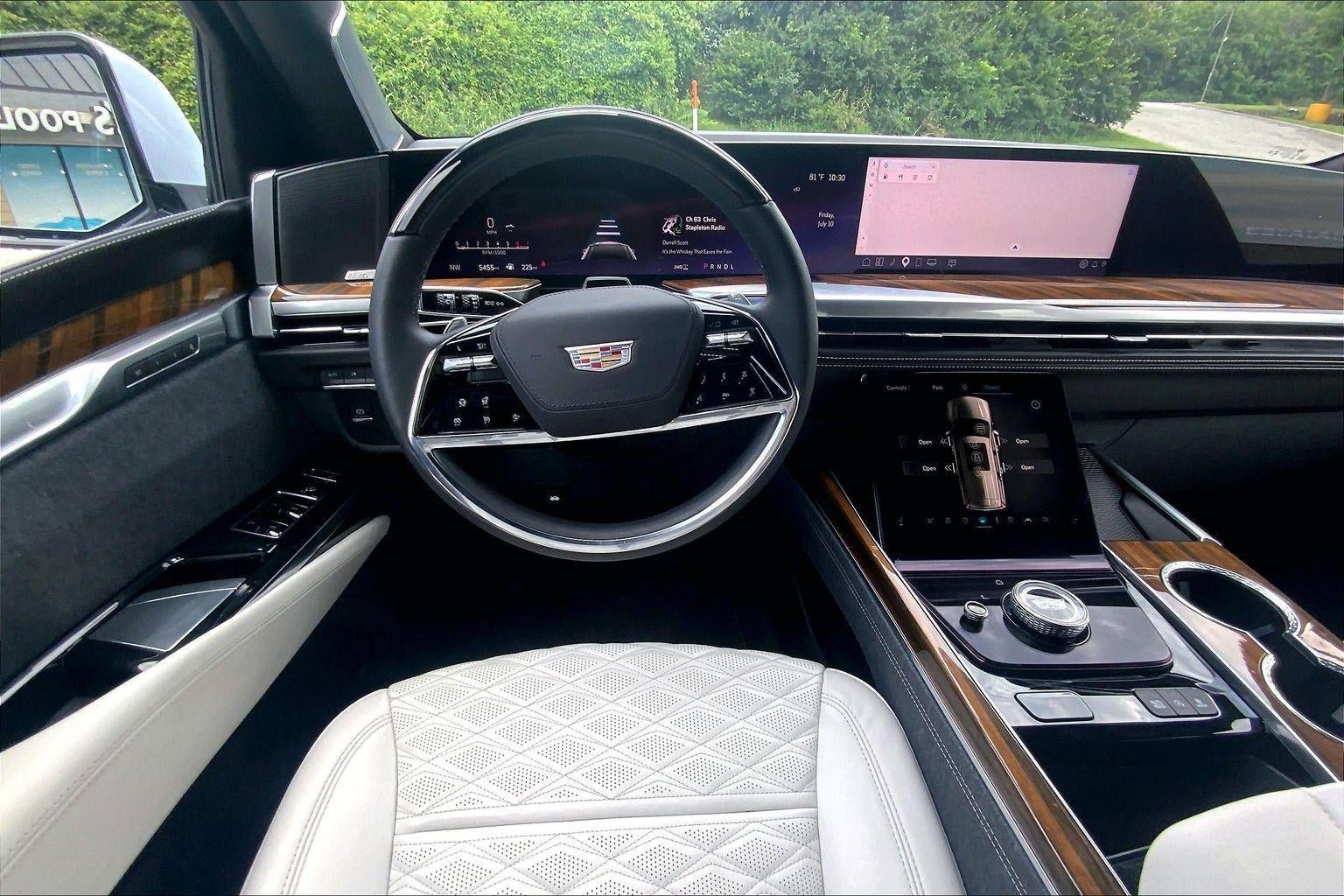Certified 2026 Cadillac Escalade Platinum Sport AWD/4WD image 5