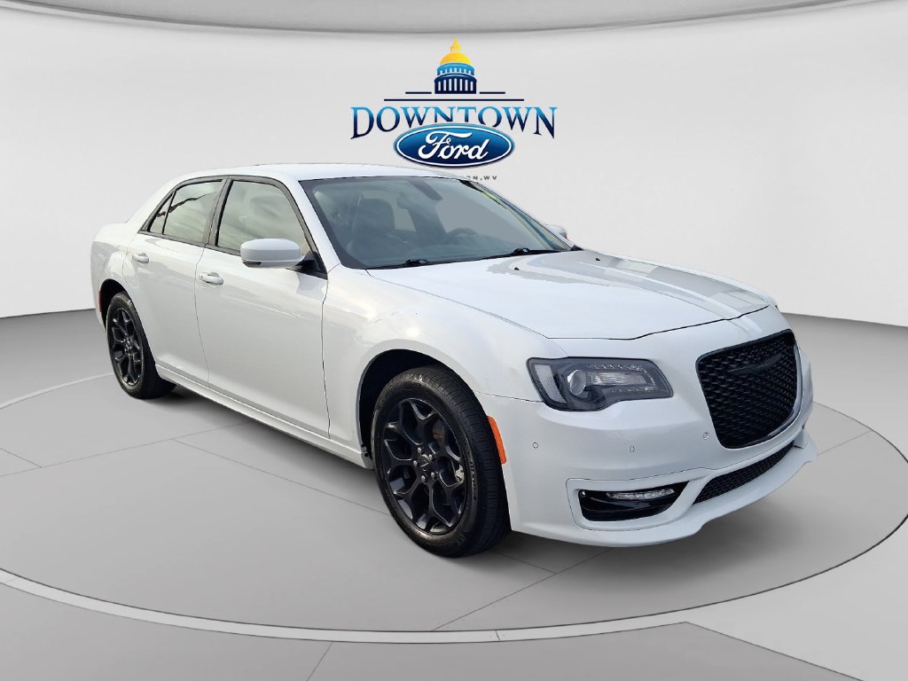 Used 2023 Chrysler 300 Touring L AWD/4WD image 1