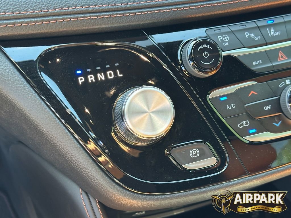 New 2024 Chrysler Pacifica Pinnacle FWD image 21