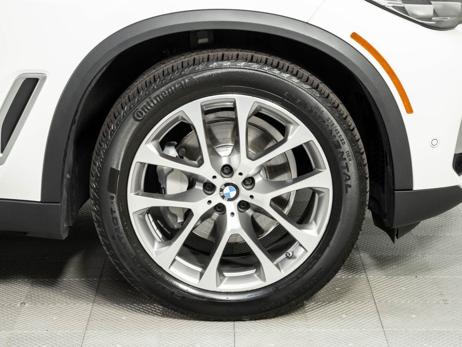 Used 2021 BMW X5 xDrive40i w/ Premium Package AWD/4WD image 39