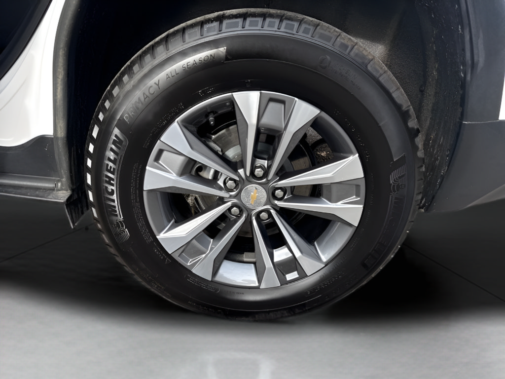 Used 2026 Chevrolet Equinox LT AWD/4WD image 8