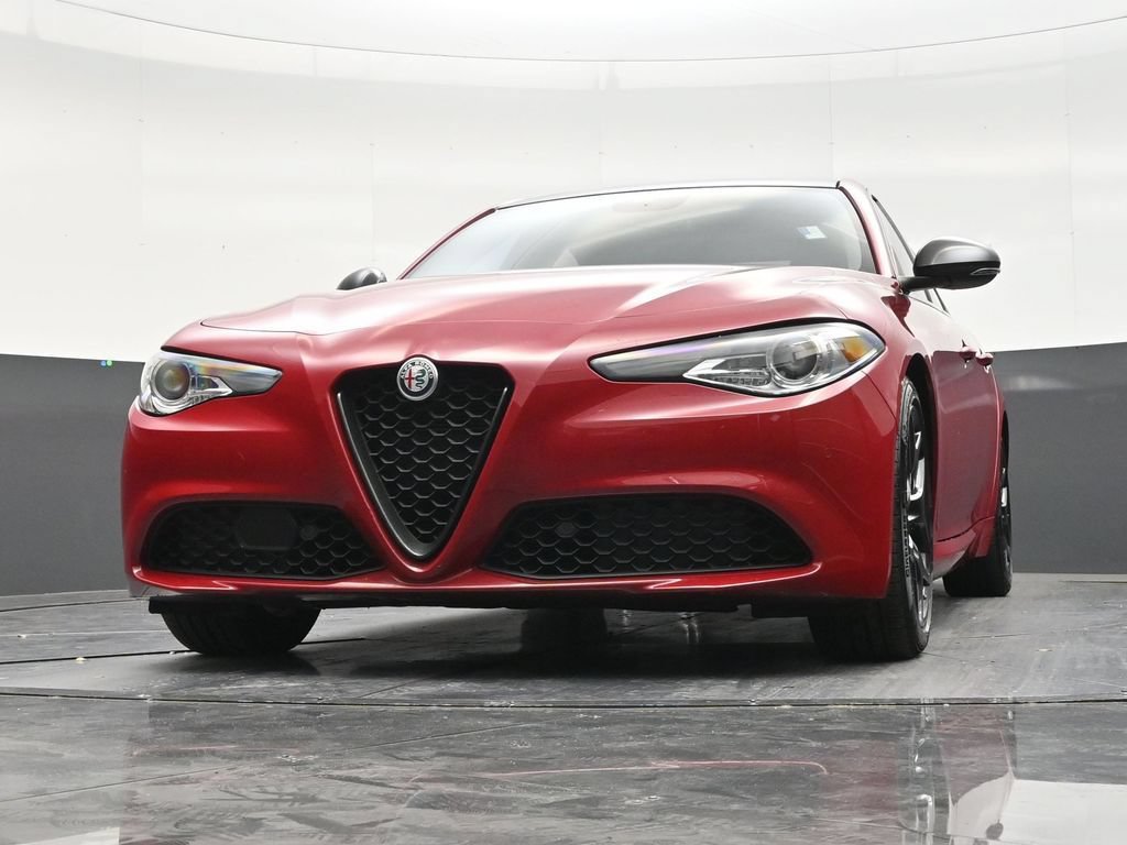 Used 2021 Alfa Romeo Giulia Sprint w/ Nero Edizione RWD image 27