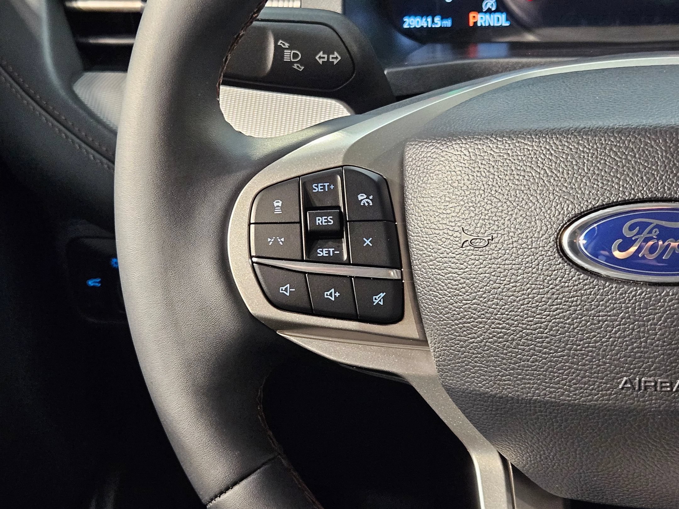 Used 2025 Ford Explorer Active w/ Active Comfort Package AWD/4WD image 28