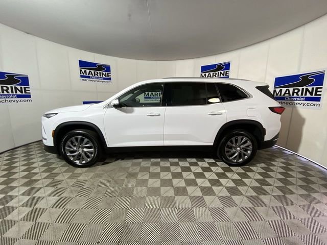 Used 2025 Buick Enclave Preferred AWD/4WD image 10
