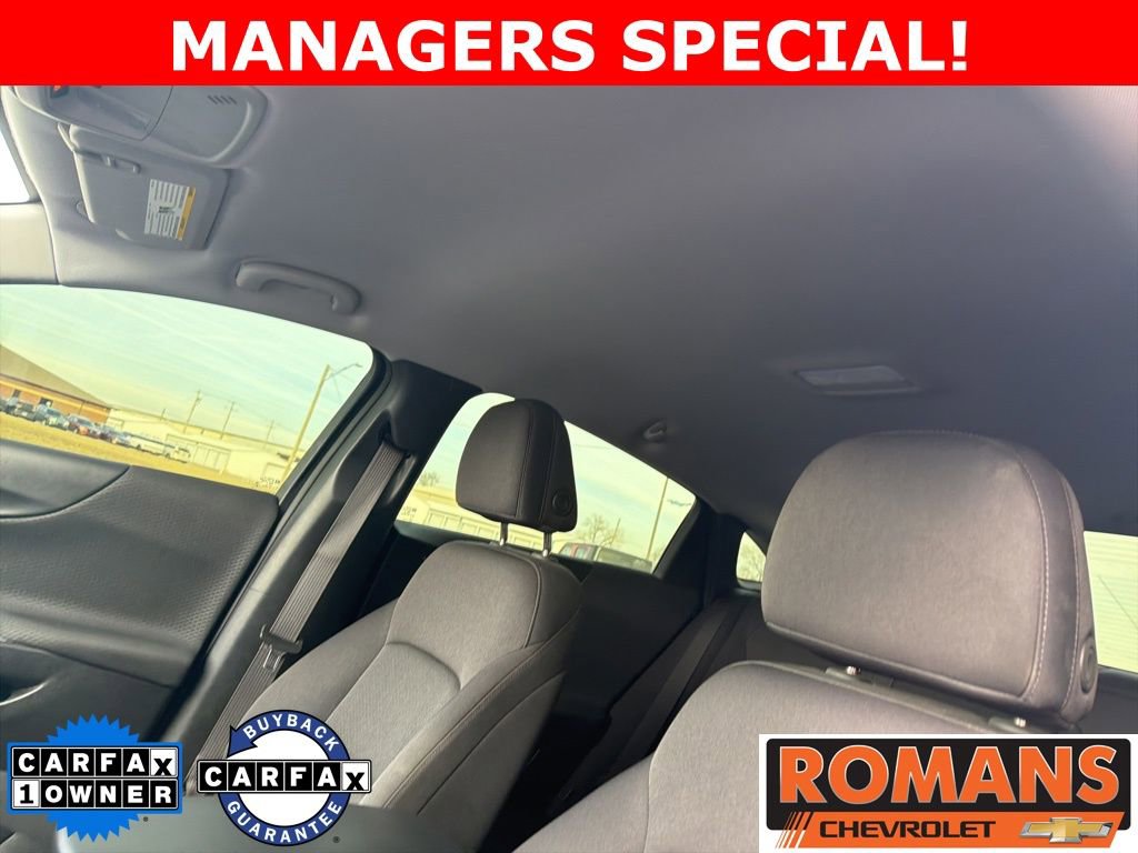 Used 2025 Chevrolet Malibu RS FWD image 17