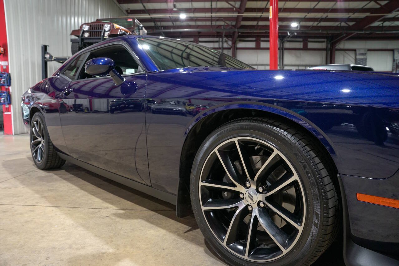 Used 2017 Dodge Challenger R/T Scat Pack RWD image 25