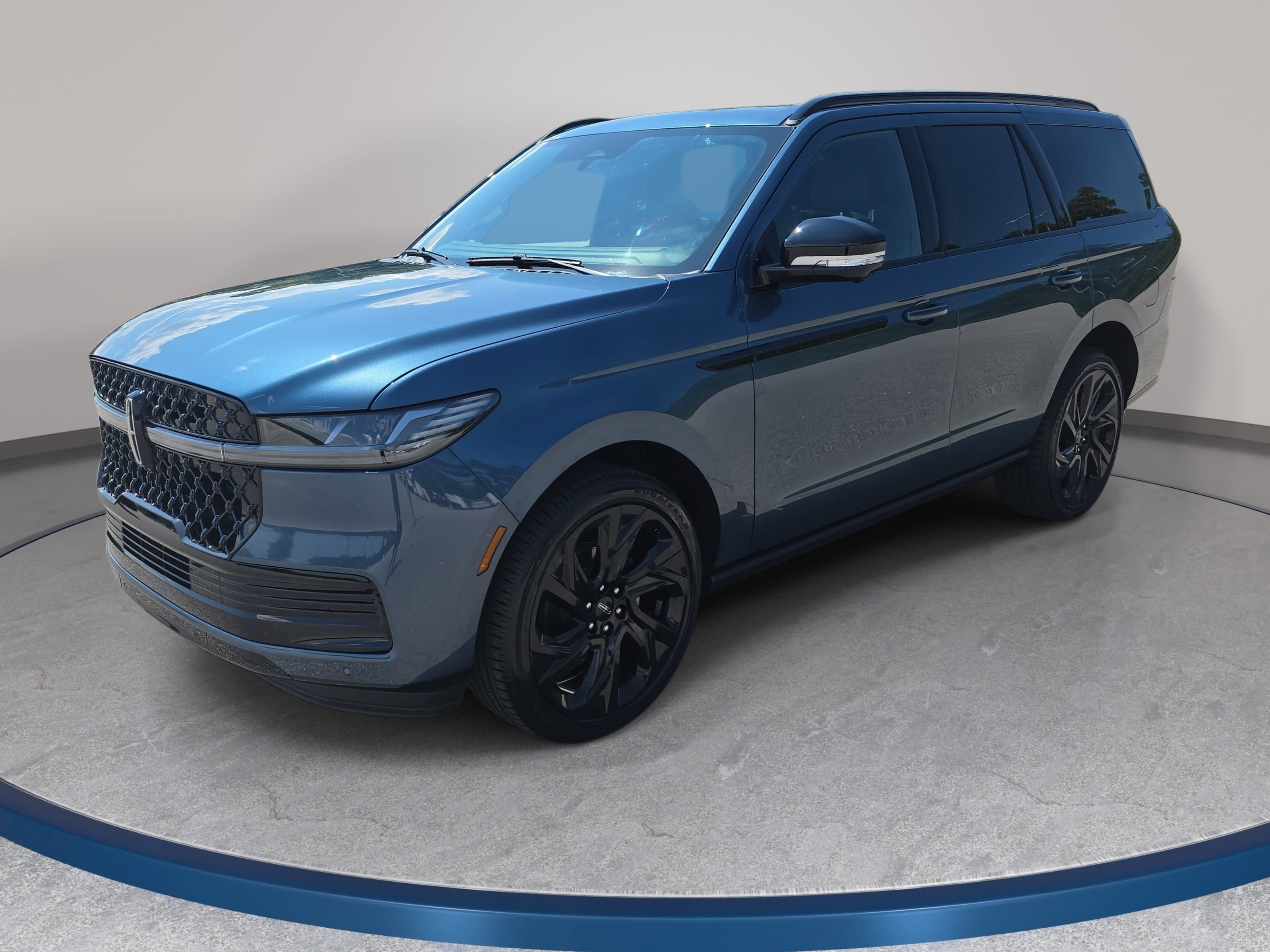 New 2027 Lincoln Navigator Reserve w/ Jet Appearance Package