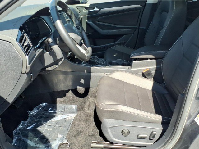 Certified 2024 Volkswagen Jetta SE FWD image 13
