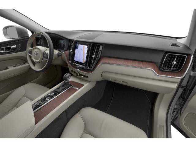 Used 2021 Volvo XC60 T5 Momentum w/ Premium Package FWD image 13