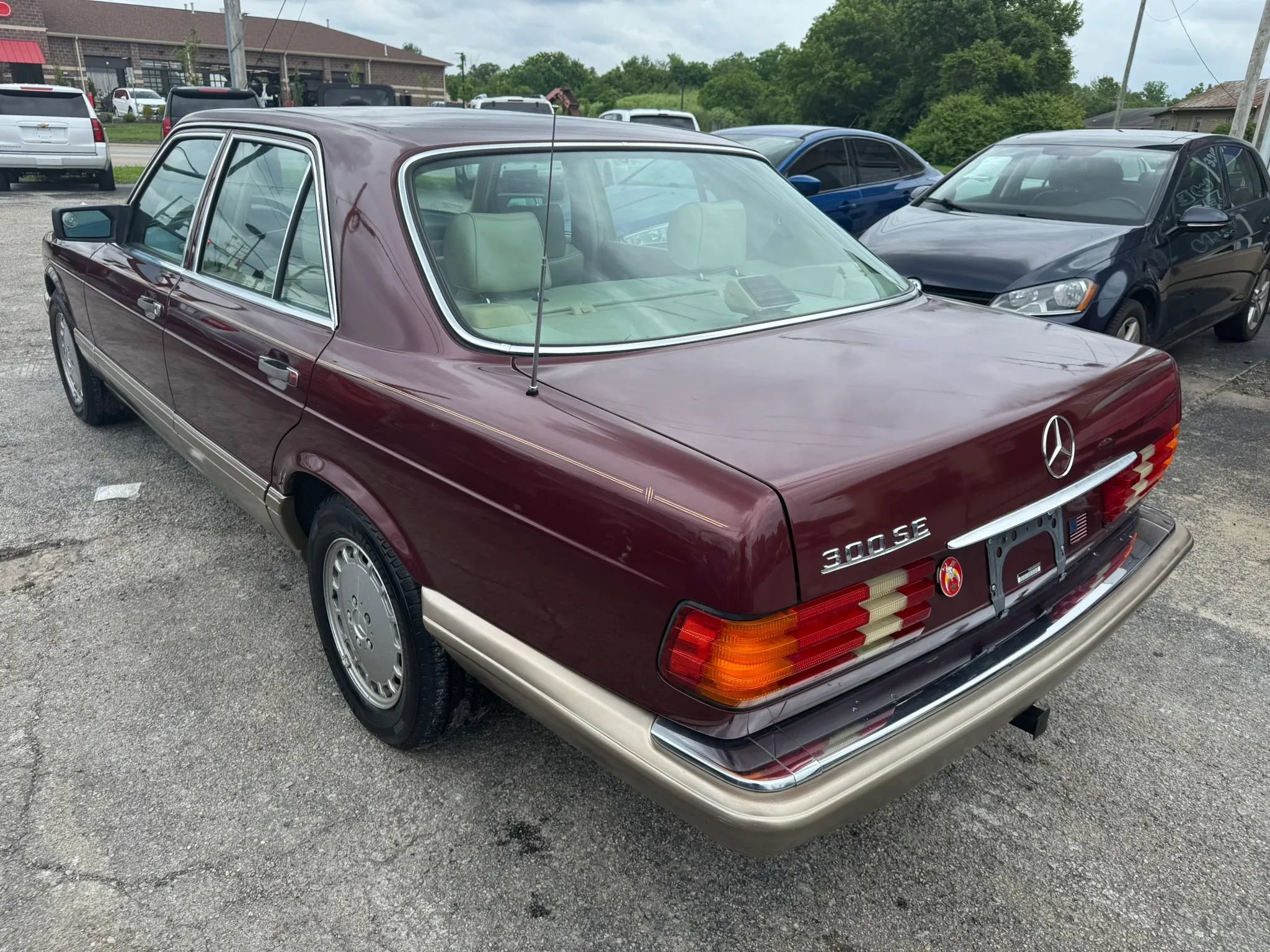 Used 1991 Mercedes-Benz 300 SE image 5