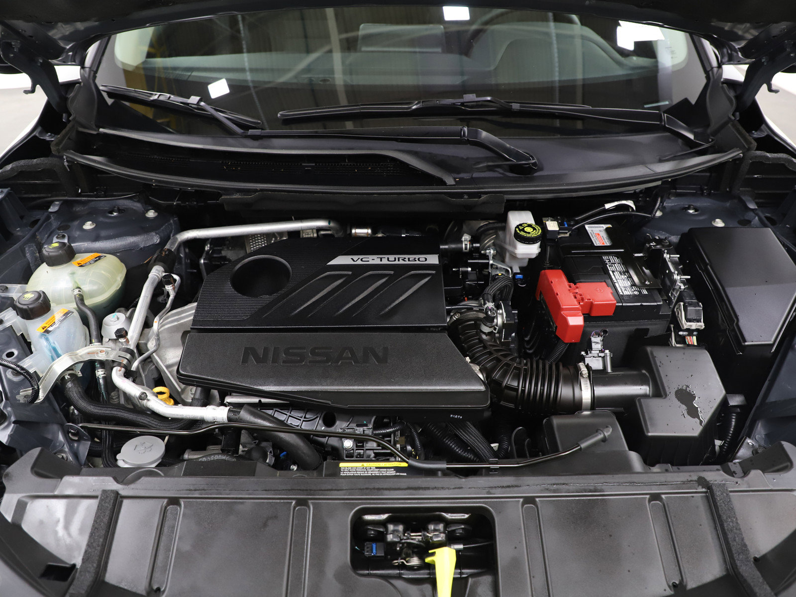 Used 2025 Nissan Rogue SV image 32