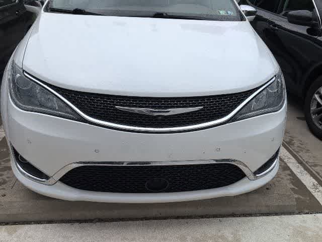 Used 2017 Chrysler Pacifica Limited w/ Advanced Safetytec Group FWD image 6