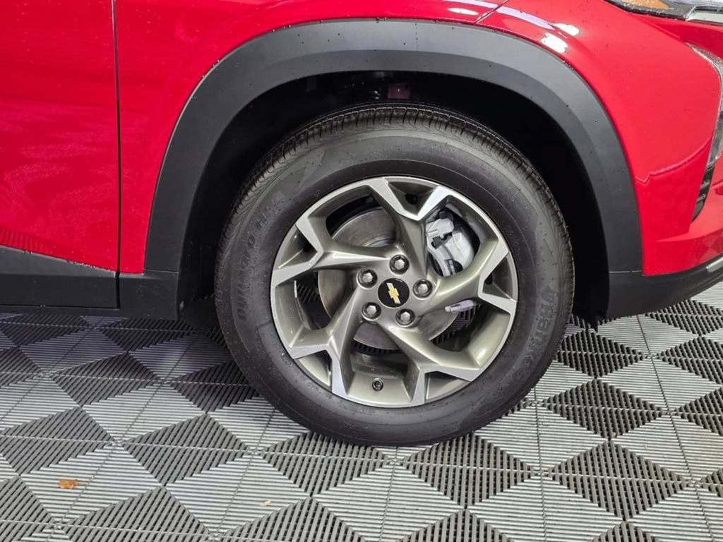 New 2026 Chevrolet Trax LT w/ Driver Confidence Package FWD image 9