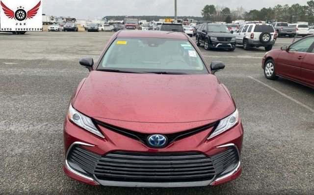 Used 2021 Toyota Camry XLE image 11