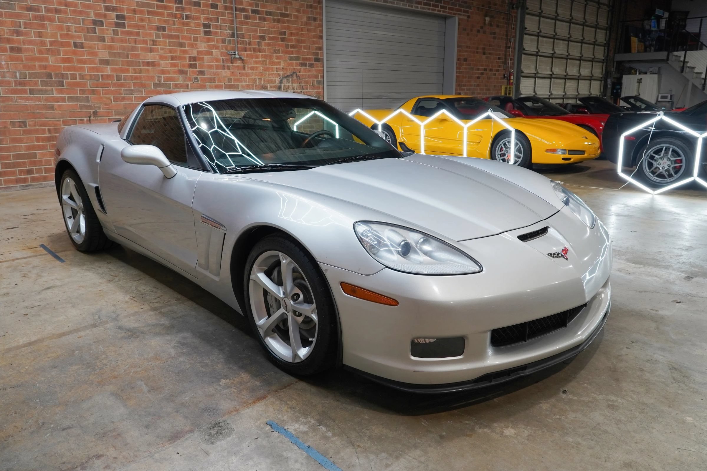 Used 2010 Chevrolet Corvette Grand Sport w/ Preferred Equipment Group RWD image 3