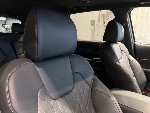 Used 2025 Kia Telluride AWD image 57