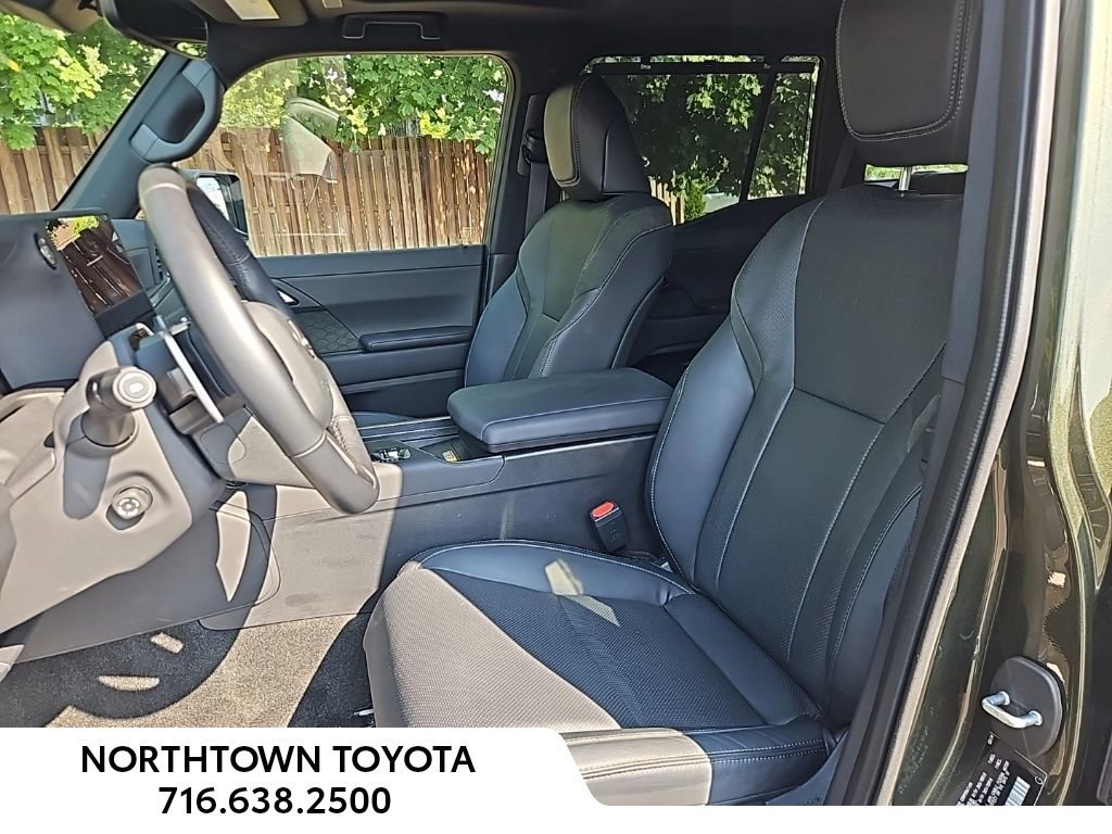 Used 2024 Lexus GX 550 image 30