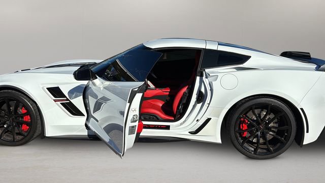 Used 2019 Chevrolet Corvette Grand Sport image 13