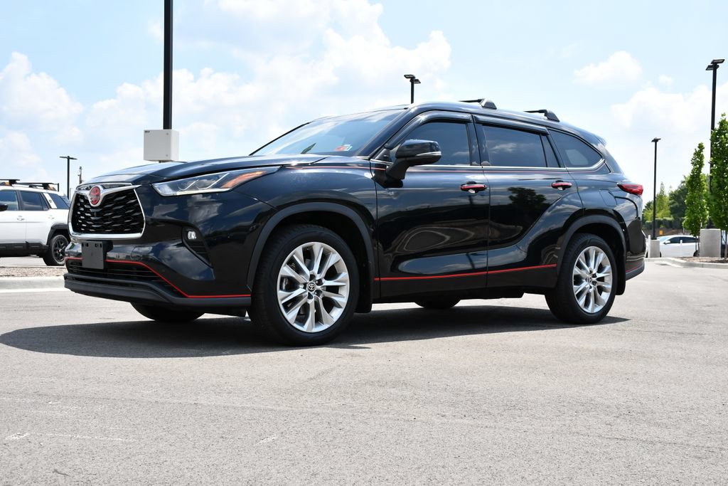 Used 2021 Toyota Highlander Limited AWD/4WD image 3