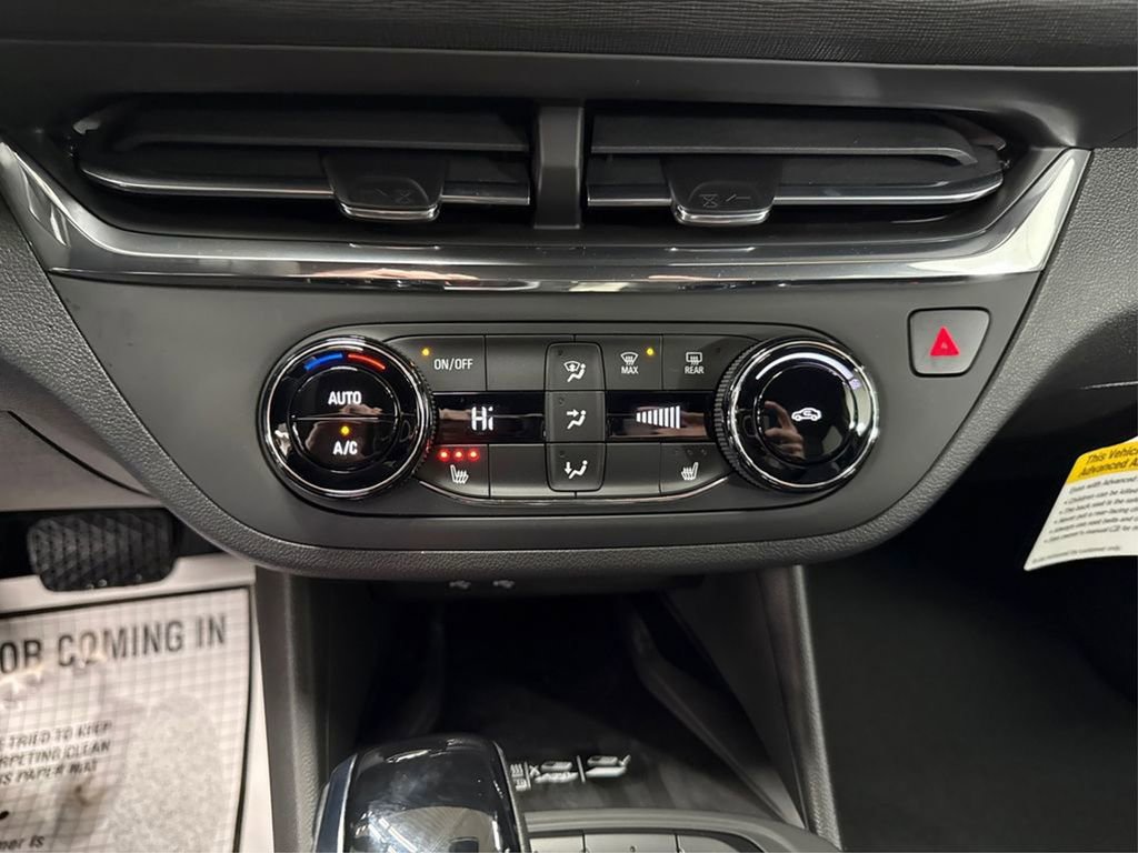 Used 2025 Buick Envista Preferred w/ Convenience I Package FWD image 31