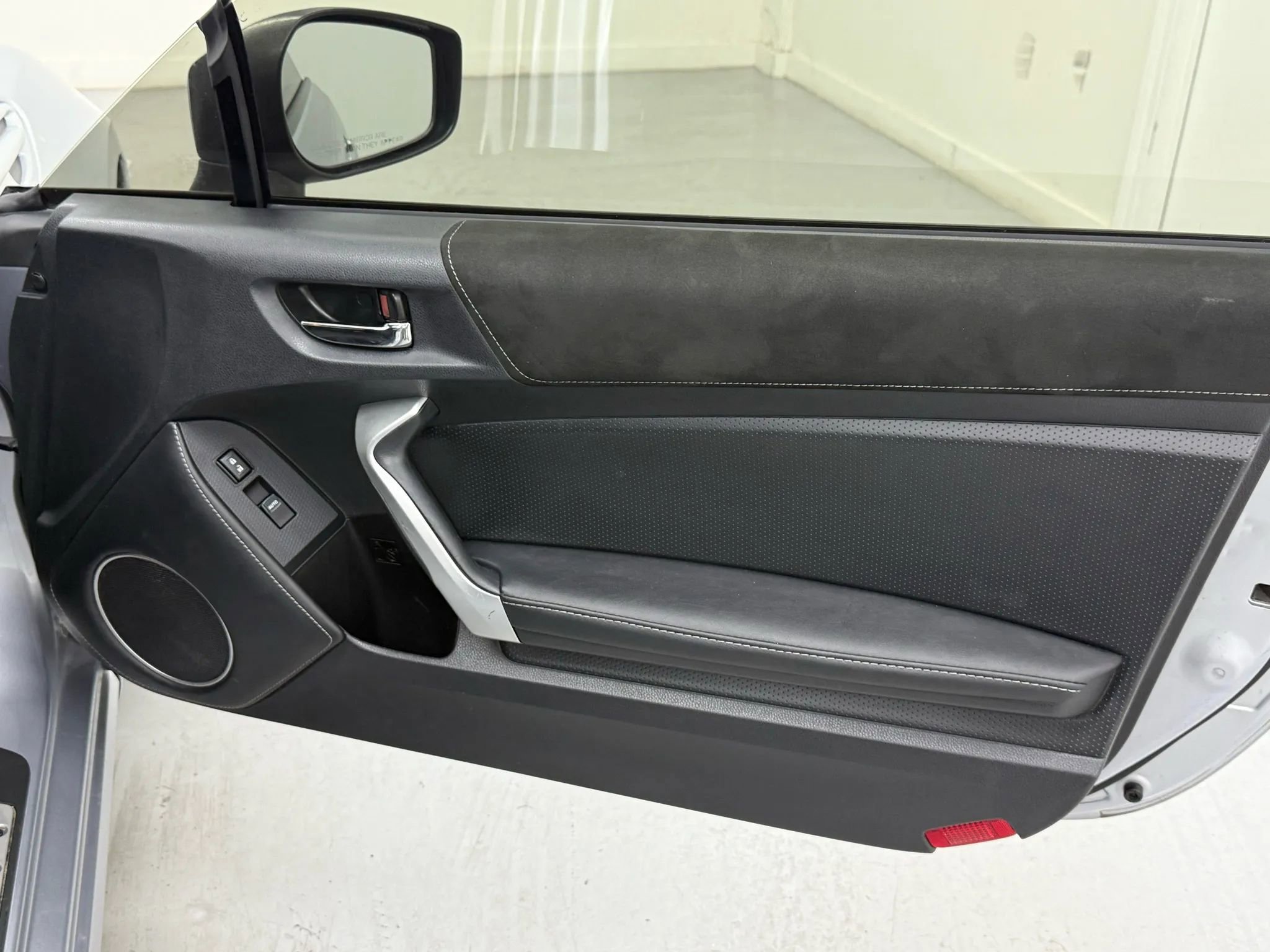 Used 2017 Toyota 86 Coupe 2D image 16