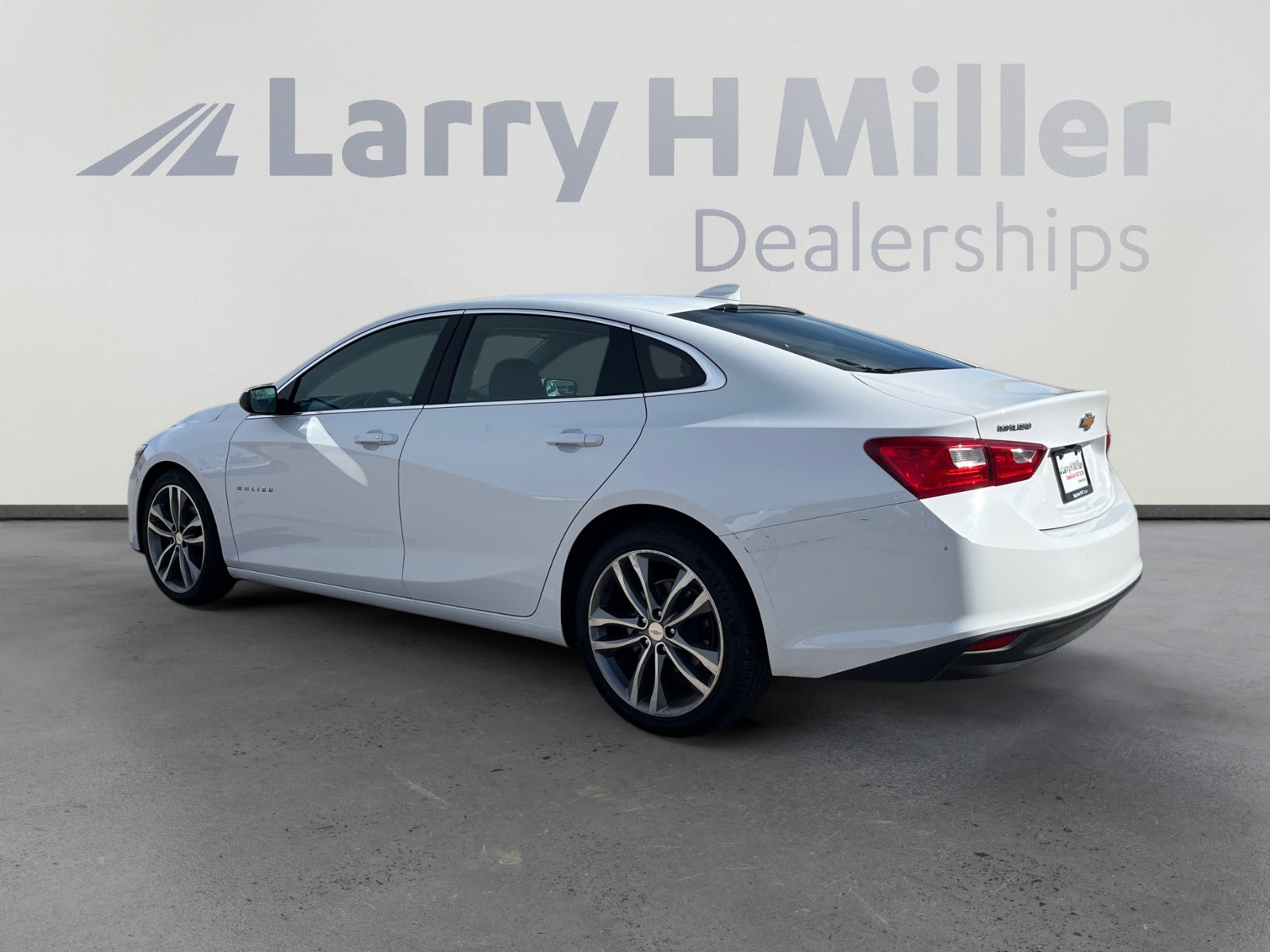 Used 2023 Chevrolet Malibu LT image 3