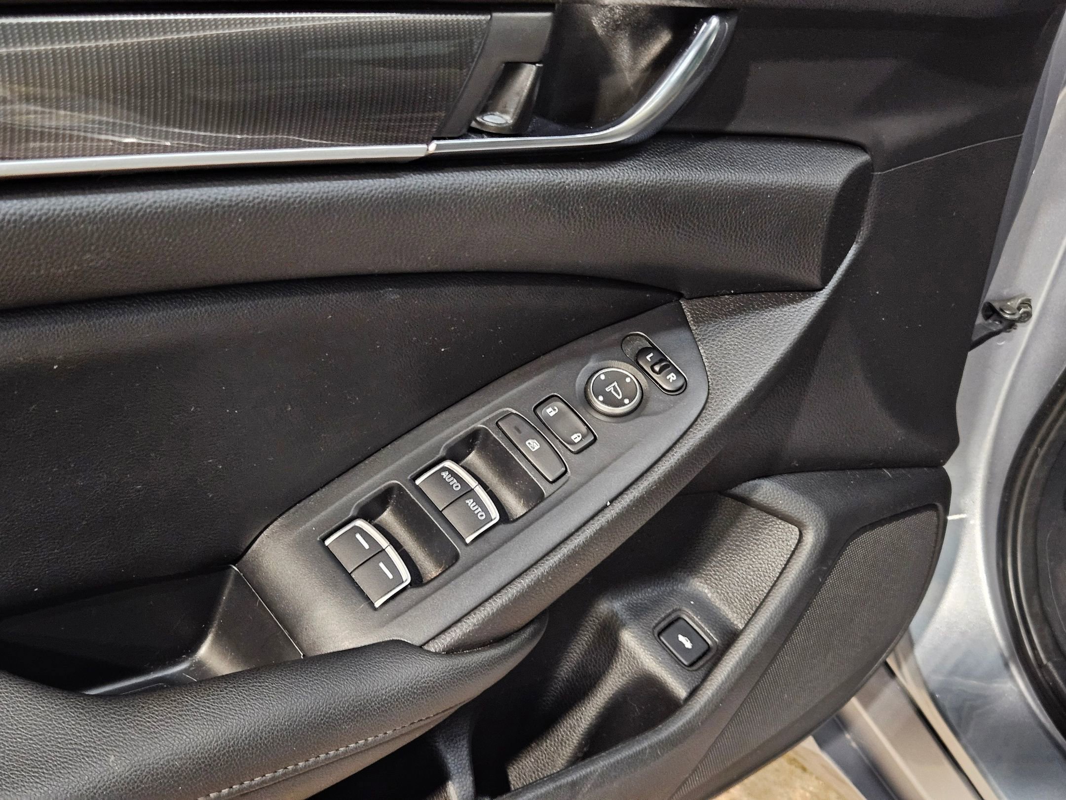 Used 2020 Honda Accord Sport image 21