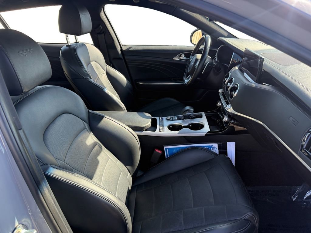 Used 2023 Kia Stinger GT2 image 17