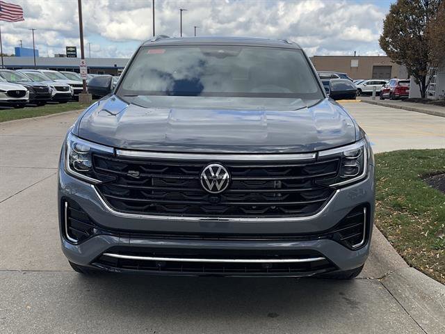 New 2026 Volkswagen Atlas Cross Sport SEL Premium R-Line image 2