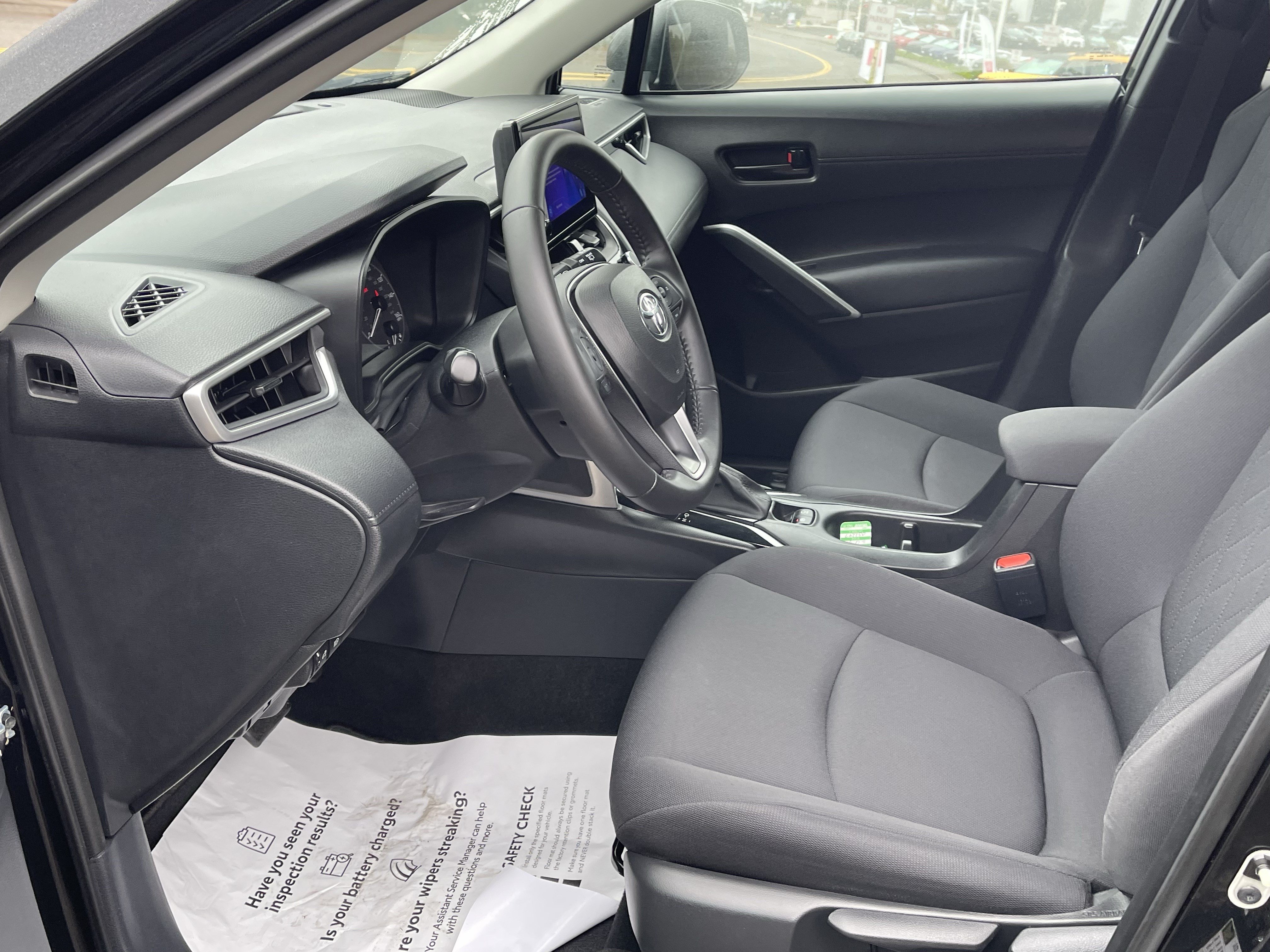 Certified 2023 Toyota Corolla Cross LE FWD image 11