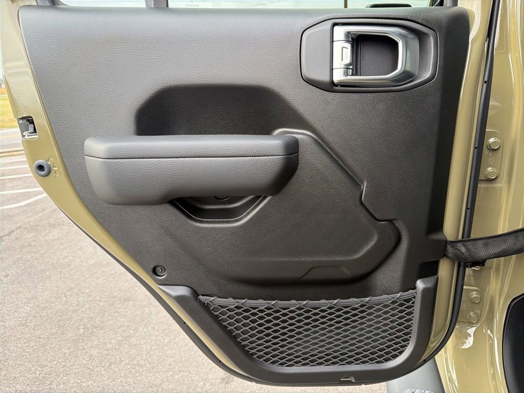 New 2026 Jeep Gladiator Sport AWD/4WD image 18