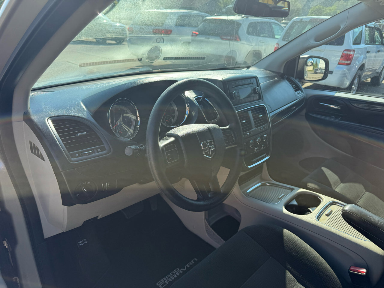 Used 2016 Dodge Grand Caravan SXT image 20