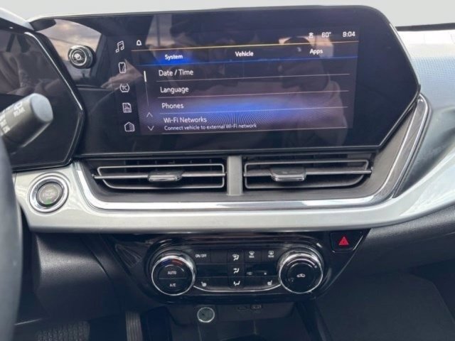 Used 2025 Chevrolet Trax LT w/ LT Convenience Package FWD image 26