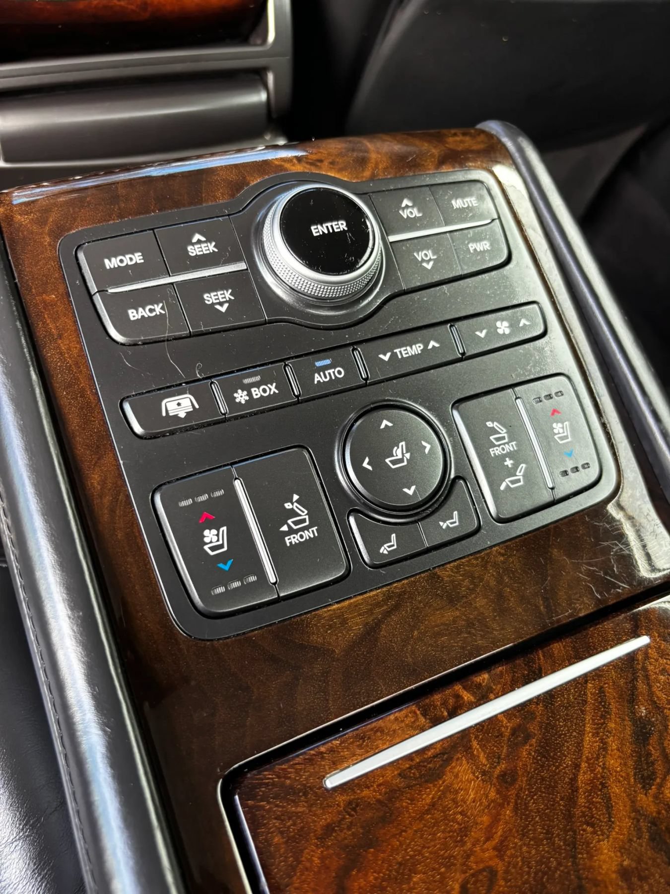 Used 2011 Hyundai Equus Ultimate RWD image 15