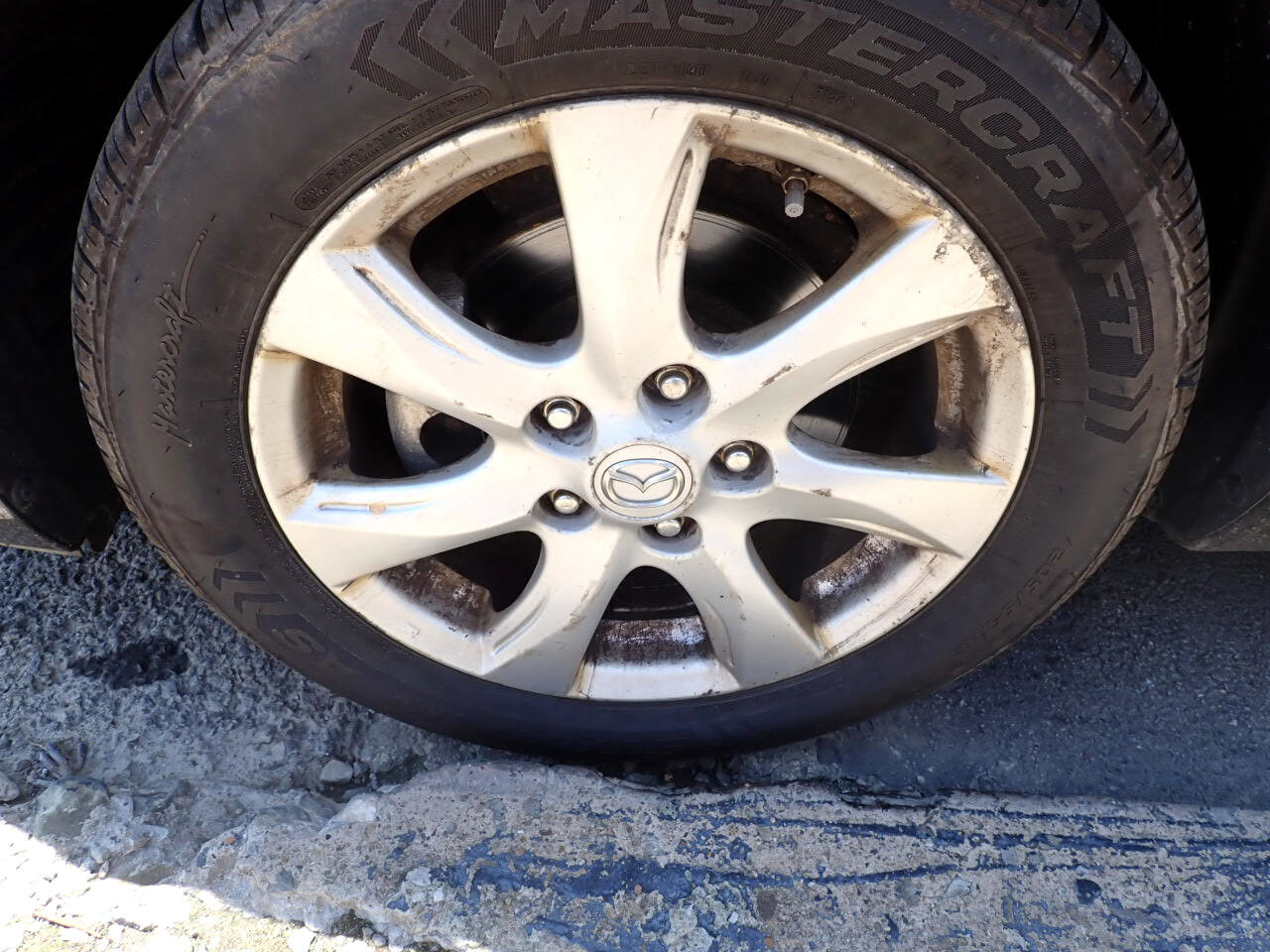 Used 2011 MAZDA MAZDA3 i Touring image 22