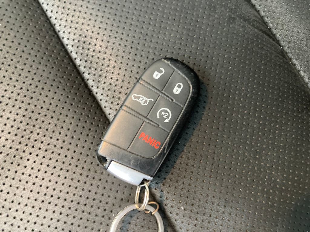 Used 2019 Jeep Grand Cherokee Altitude image 38