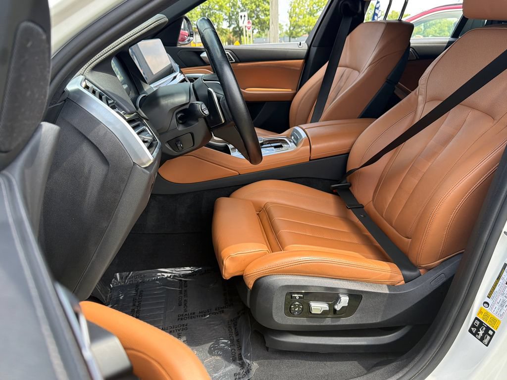 Used 2022 BMW X6 xDrive40i w/ Premium Package AWD/4WD image 16